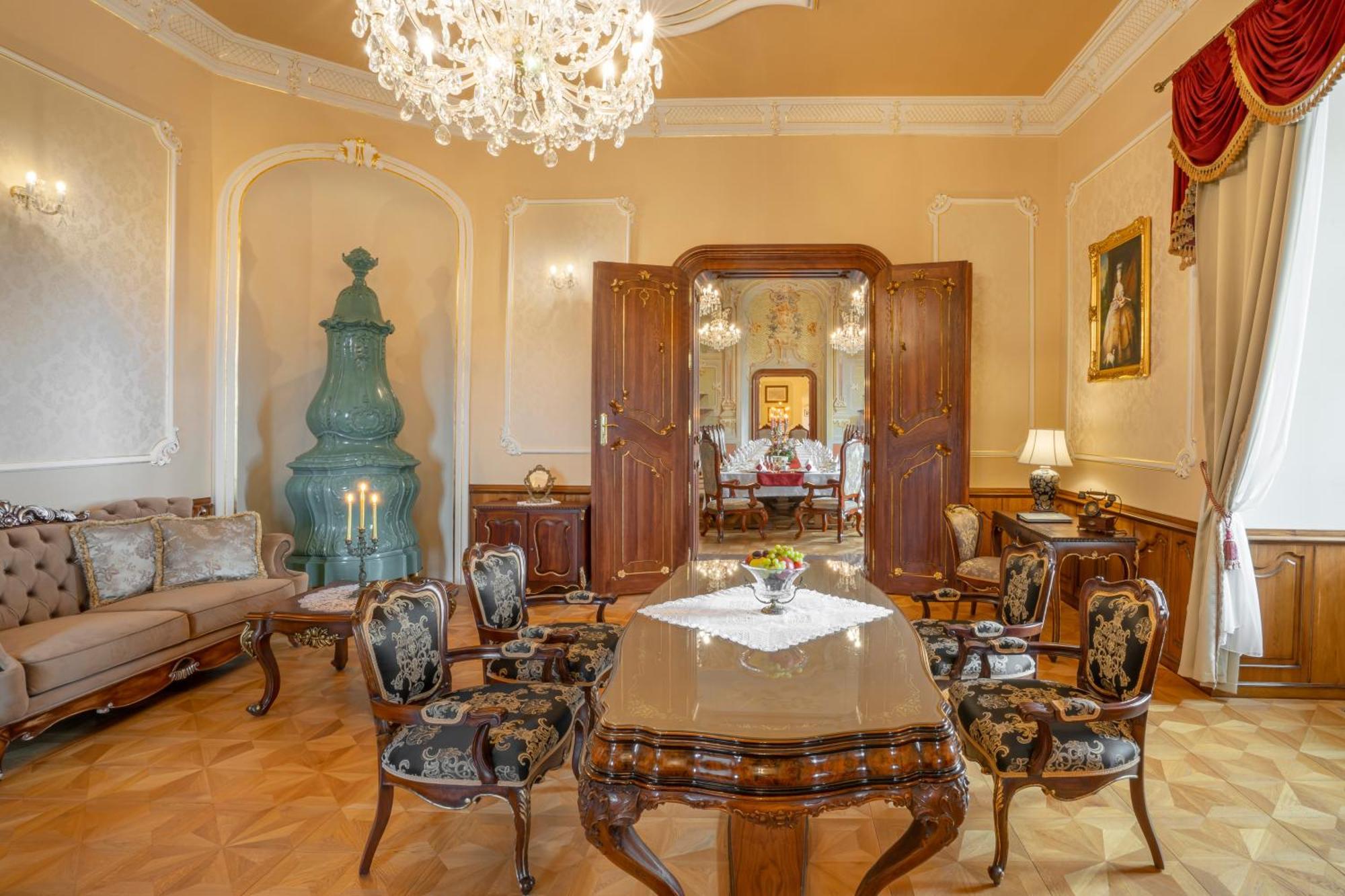Galicia Nueva, Castle Hotel Lučenec Εξωτερικό φωτογραφία