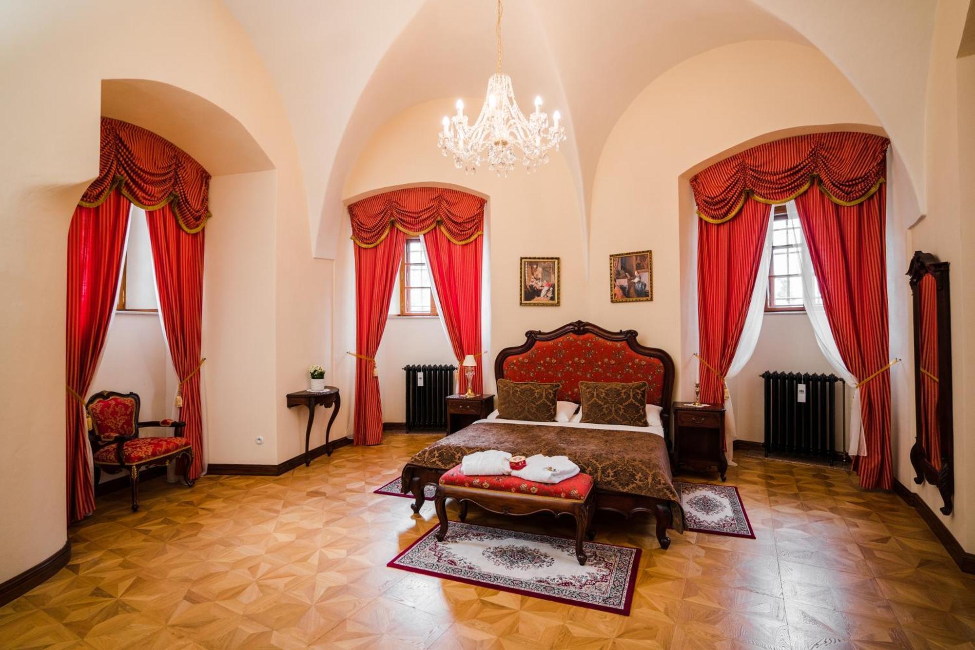Galicia Nueva, Castle Hotel Lučenec Εξωτερικό φωτογραφία